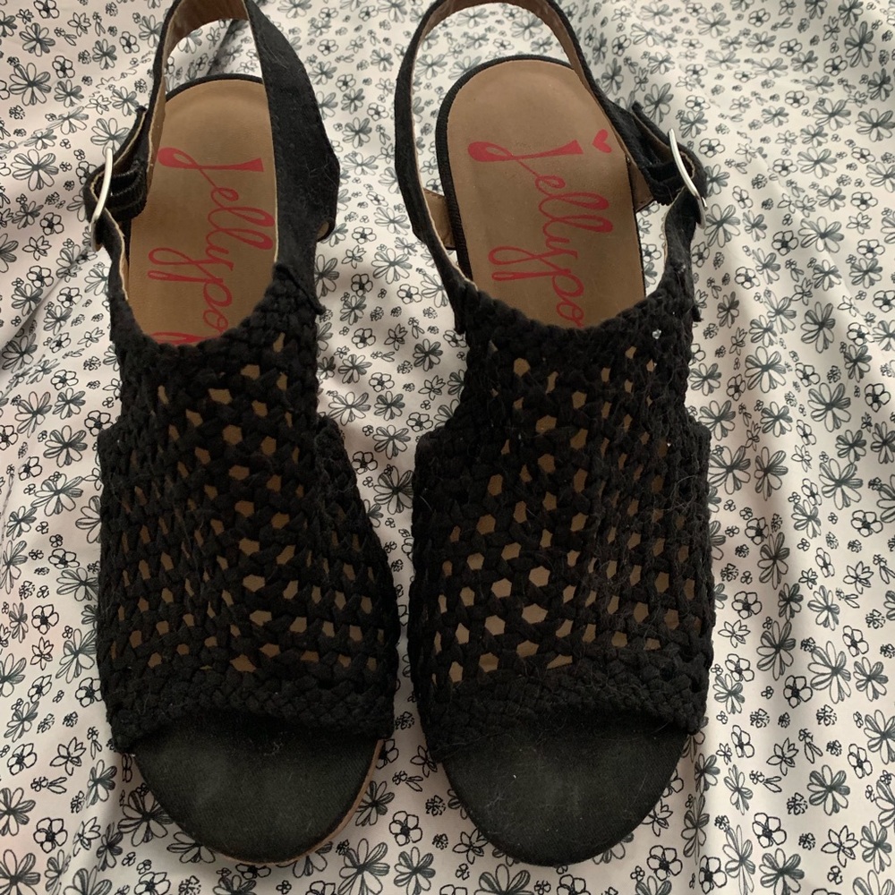 Black Wedges